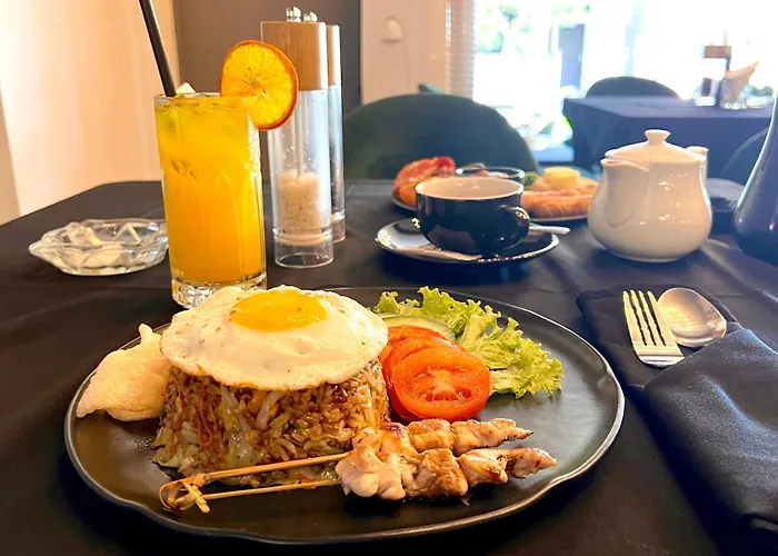Hotel The Isvara By Cove Seminyak (Bali)